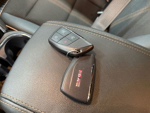 Used 2025 GMC Canyon AT4 AWD/4WD image 43