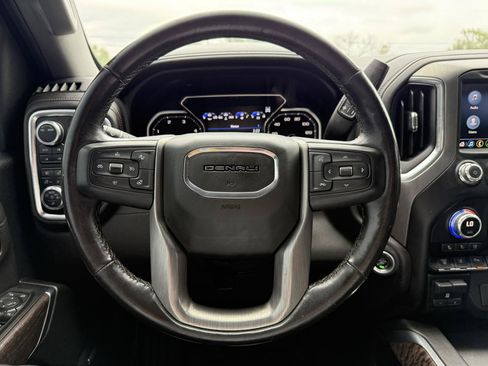 Used 2022 GMC Sierra 2500 Denali w/ Denali Black Diamond Edition AWD/4WD image 26
