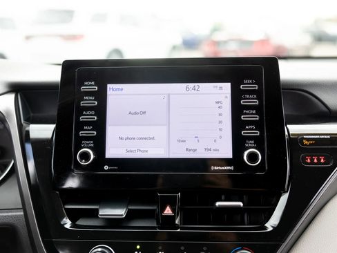 Used 2021 Toyota Camry LE image 24