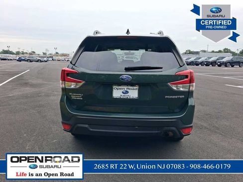 Used 2024 Subaru Forester Premium AWD/4WD image 4