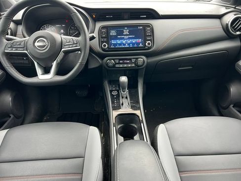 Used 2024 Nissan Kicks SR w/ SR Premium Package FWD image 2