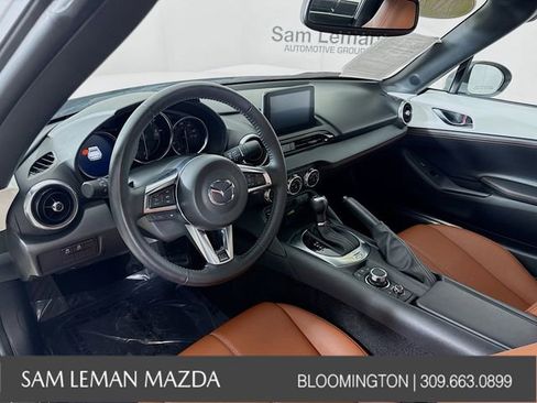 Used 2023 MAZDA MX-5 Miata Grand Touring RWD image 9