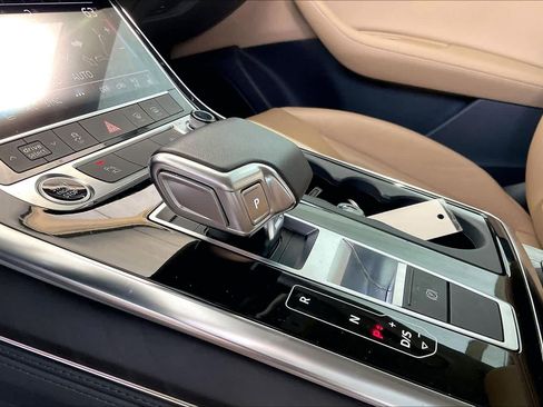 Used 2023 Audi Q8 Premium Plus w/ Premium Plus Package image 16