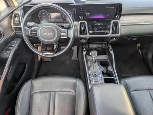 Used 2023 Kia Sorento S w/ Panoramic Sunroof Package AWD/4WD image 6