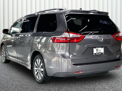 Used 2020 Toyota Sienna LE w/ LE Preferred Package AWD/4WD image 4