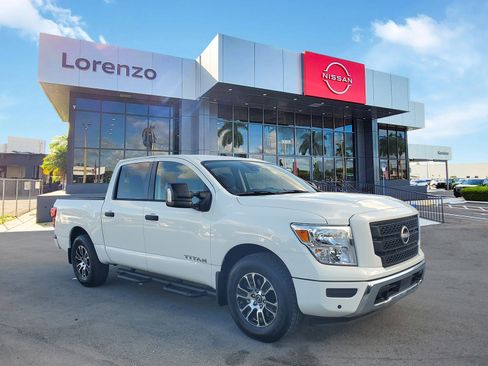 Certified 2024 Nissan Titan SV w/ SV Convenience Package image 3