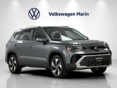 New 2026 Volkswagen Taos SE AWD/4WD image 7