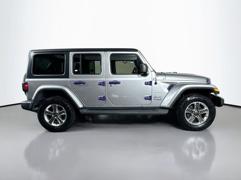 Used 2021 Jeep Wrangler Unlimited Sahara AWD/4WD image 4