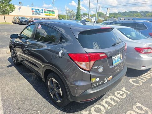 Used 2018 Honda HR-V EX image 8