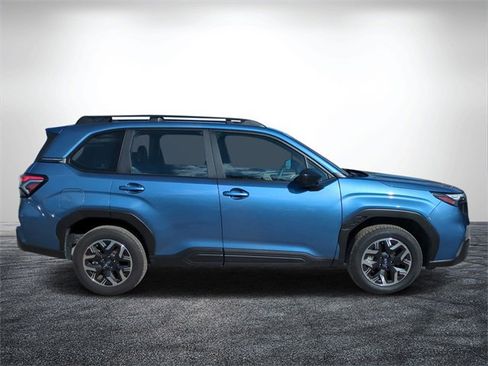 Used 2025 Subaru Forester image 2