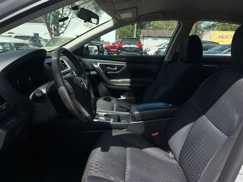 Used 2016 Nissan Altima 2.5 SV FWD image 9