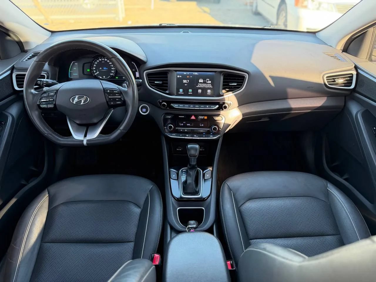 Used 2018 Hyundai Ioniq Limited FWD image 30