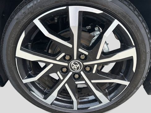 Used 2024 Toyota Prius Prime FWD image 14