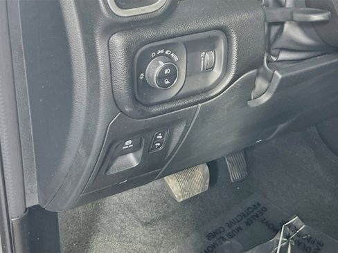 Used 2022 RAM 1500 Big Horn AWD/4WD image 10