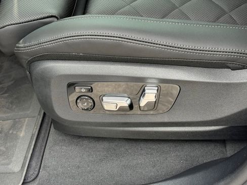 New 2026 BMW X5 xDrive40i w/ Executive Package image 13