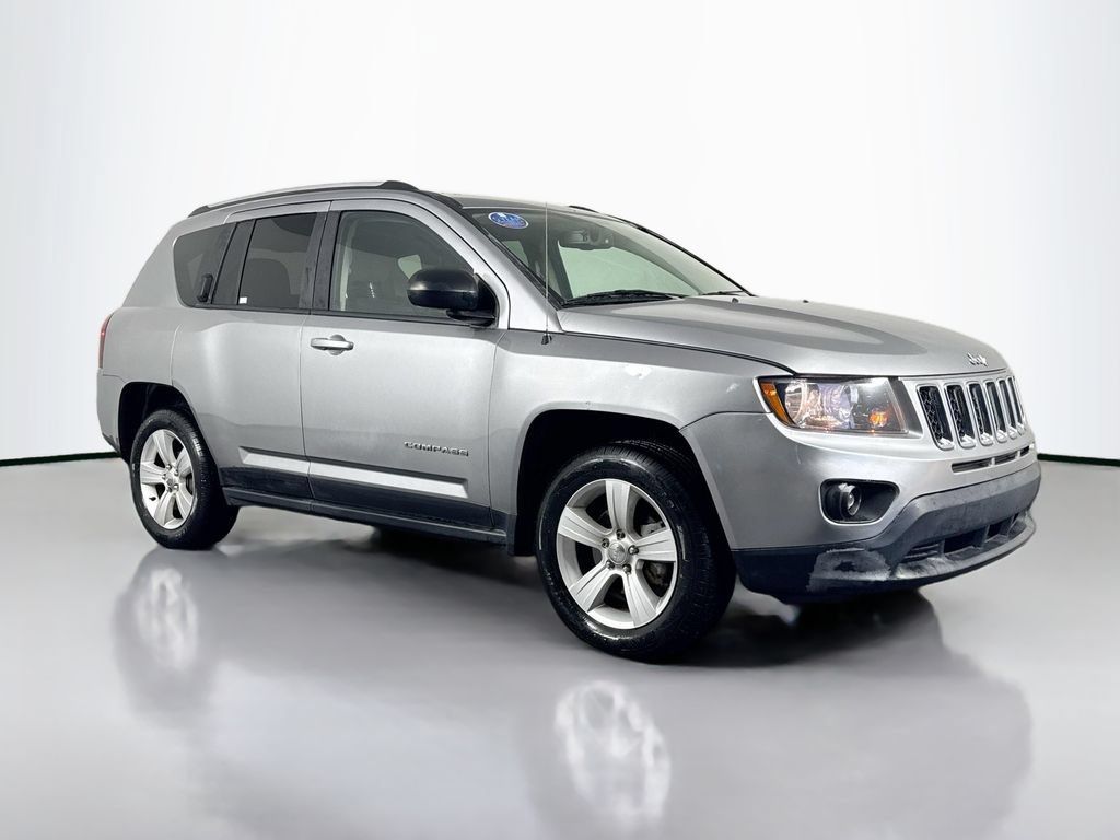Used 2017 Jeep Compass Sport w/ Power Value Group FWD image 3