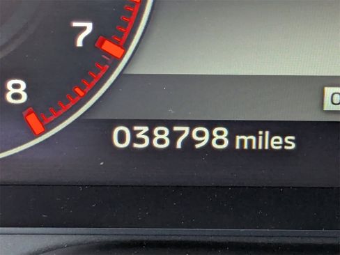 Used 2024 Mitsubishi Outlander AWD image 32