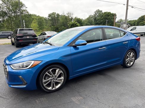 Used 2017 Hyundai Elantra Limited w/ Limited Ultimate Package 05 FWD image 3