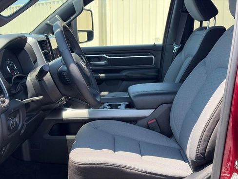 Used 2025 RAM 1500 Big Horn AWD/4WD image 4