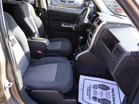 Used 2008 Jeep Patriot Sport FWD image 23