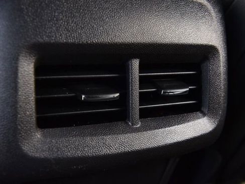 Used 2024 GMC Terrain SLT image 24