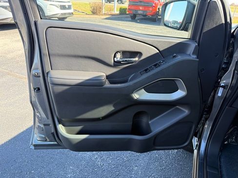 New 2026 Nissan Frontier SV w/ Tow Package image 5
