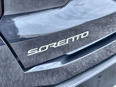 Certified 2025 Kia Sorento EX w/ Panoramic Sunroof Package FWD image 10