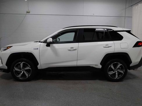 Used 2024 Toyota RAV4 SE image 2