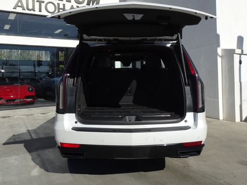 Used 2023 Cadillac Escalade ESV Sport Platinum w/ LPO, ONYX Package image 6