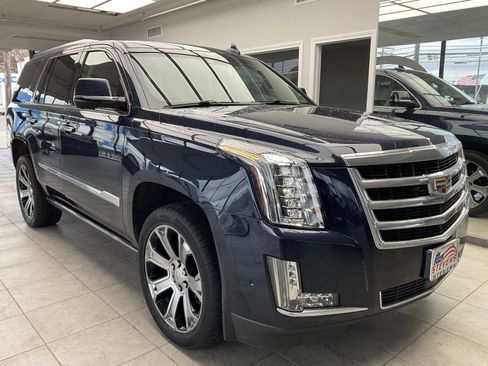 Used 2018 Cadillac Escalade Premium Luxury image 1