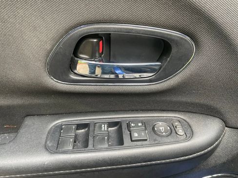 Used 2019 Honda HR-V EX image 9