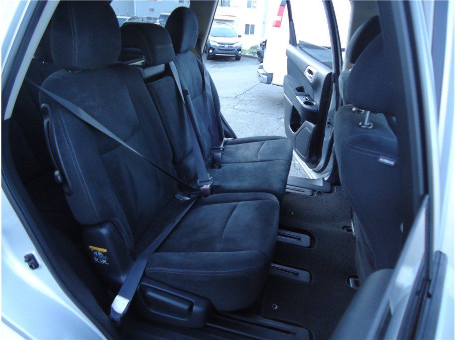 Used 2013 Nissan Pathfinder SV AWD/4WD image 15