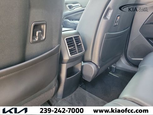 Certified 2025 Kia Sportage EX FWD image 12