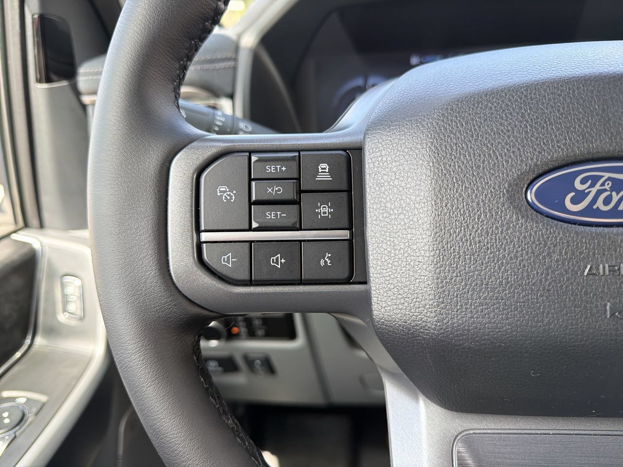 Used 2025 Ford F150 Lightning Flash AWD/4WD image 26
