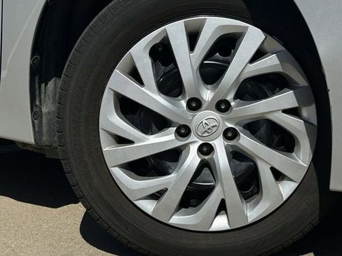 Used 2019 Toyota Corolla LE image 10