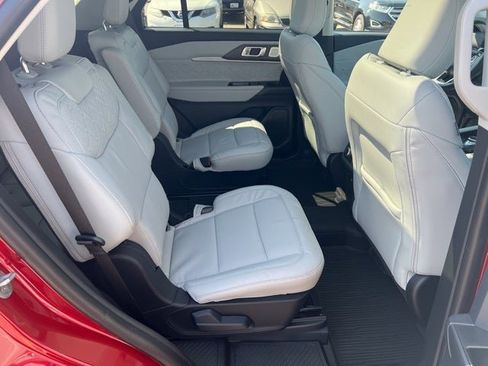 New 2025 Ford Explorer Platinum w/ Ultimate Package image 16