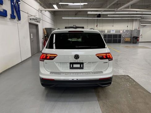 Used 2023 Volkswagen Tiguan SE w/ Panoramic Sunroof Package AWD/4WD image 6