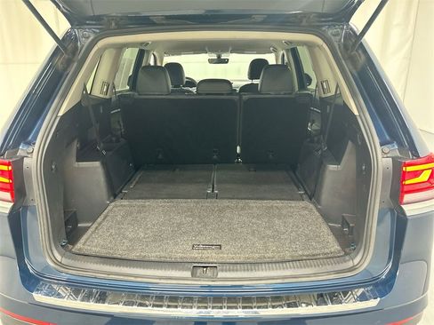 Certified 2022 Volkswagen Atlas SE image 4