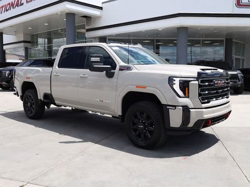 New 2026 GMC Sierra 3500 AT4 w/ Technology Package AWD/4WD image 8