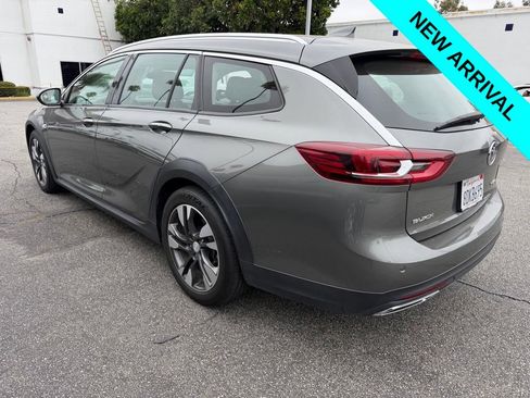 Used 2018 Buick Regal Essence w/ Driver Confidence Package #1 AWD/4WD image 4