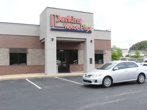 Used 2012 Toyota Corolla LE FWD image 30