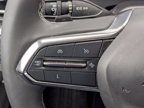 Used 2024 Chevrolet Traverse LS AWD/4WD image 32
