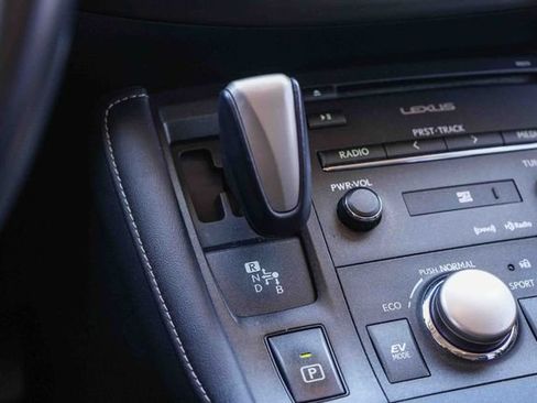 Used 2014 Lexus CT 200h FWD image 22