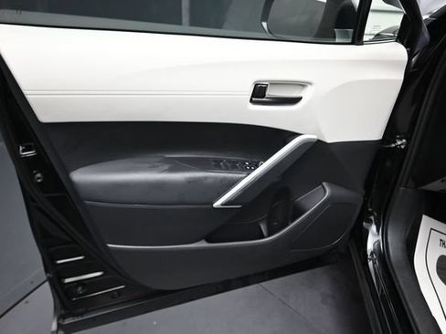 Used 2026 Toyota Corolla Cross L FWD image 17