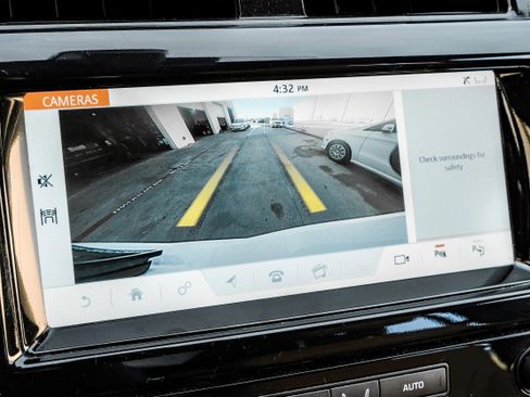 Used 2020 Land Rover Discovery HSE Luxury image 21