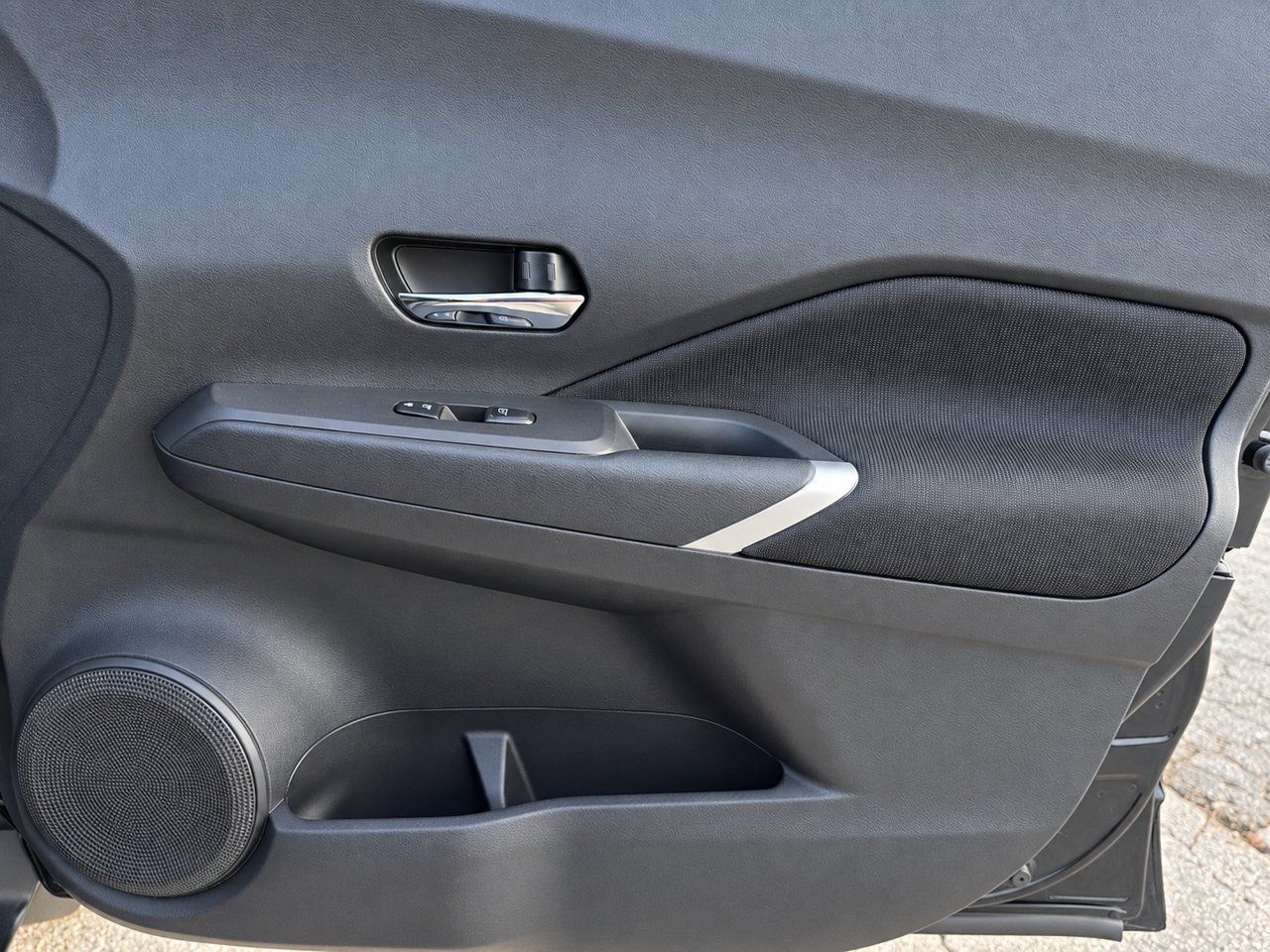 Used 2023 Nissan Kicks SV FWD image 30