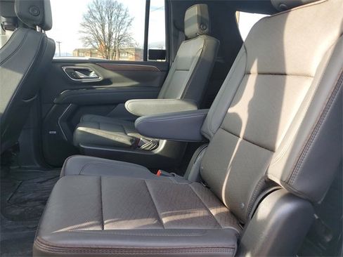 Used 2024 Chevrolet Suburban High Country image 27