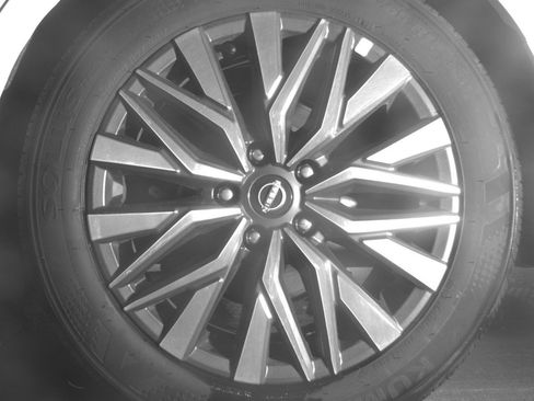 Used 2025 Nissan Altima 2.5 SV FWD image 14