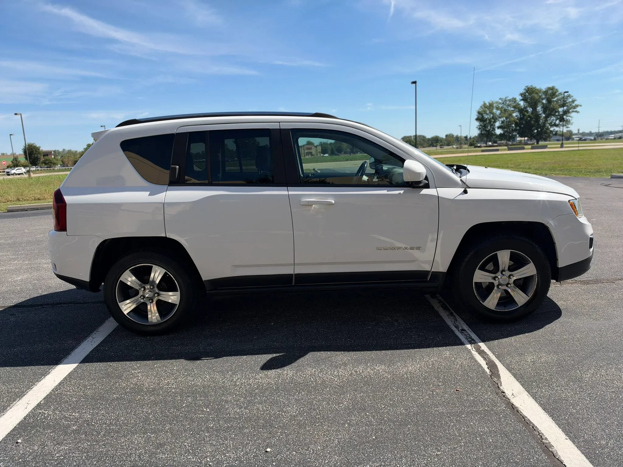Used 2016 Jeep Compass High Altitude FWD image 6