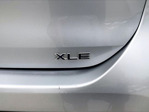 Used 2021 Toyota Highlander XLE FWD image 10